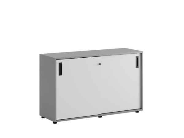 Småland Skjutdörrskåp grå med plastfötter – Bredd 120 cm x Höjd 73,5 cm, Vit, grå eller ek. Från: