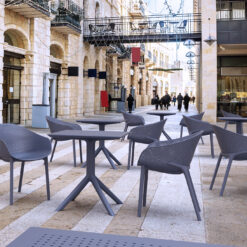 SKY utomhusbord 80x80 cm, vit, modern design.