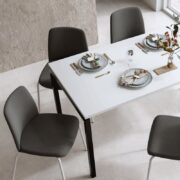 Luna – 3-sits soffa i vitt boucletyg