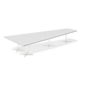 Konferensbord trapetsformat 440×120 cm 18-20 pers – DNA